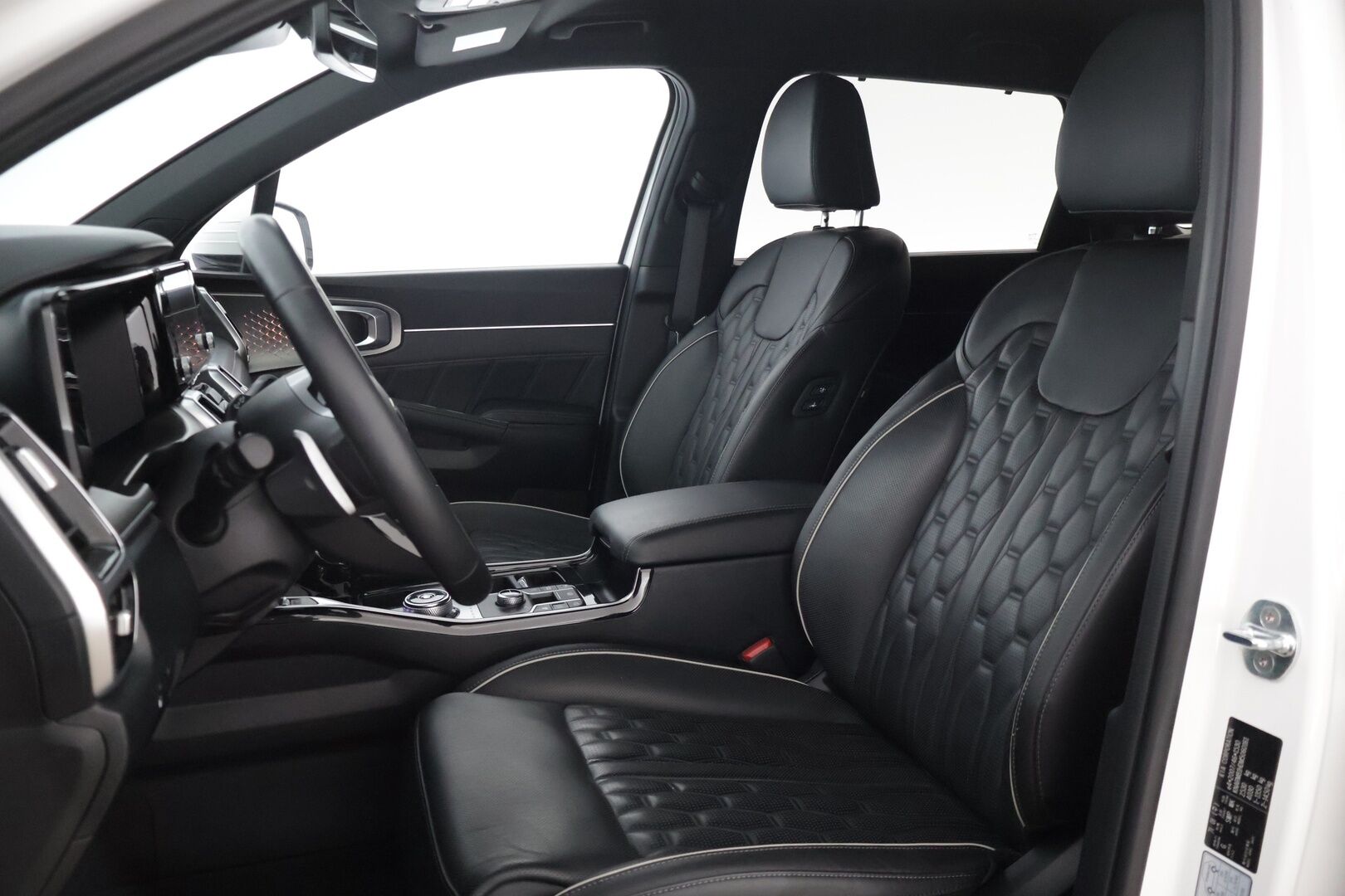 Kia Sorento 2021 1,6 T-GDI Hybrid AWD Business Luxury AT 5P *ACC / Koukku / Bose / P.Kamera / Keyless / Nahat / LED / Navi * - Hyvin pidetty / Juuri huollettu - HULLUT AVAJAISHULINAT KORKOTARJOUS 3,29 %