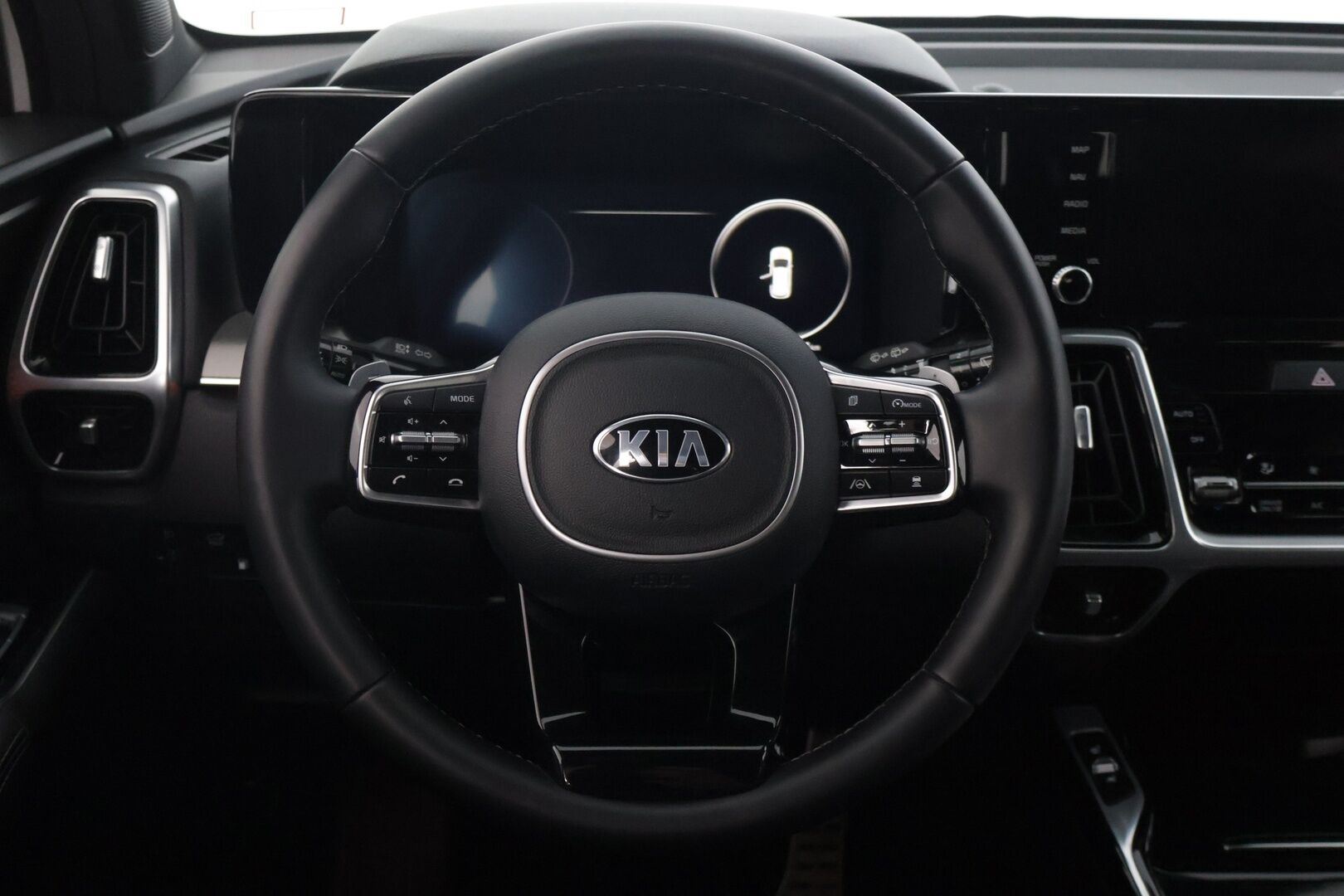 Kia Sorento 2021 1,6 T-GDI Hybrid AWD Business Luxury AT 5P *ACC / Koukku / Bose / P.Kamera / Keyless / Nahat / LED / Navi * - Hyvin pidetty / Juuri huollettu - HULLUT AVAJAISHULINAT KORKOTARJOUS 3,29 %