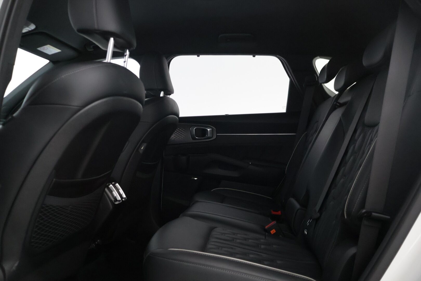 Kia Sorento 2021 1,6 T-GDI Hybrid AWD Business Luxury AT 5P *ACC / Koukku / Bose / P.Kamera / Keyless / Nahat / LED / Navi * - Hyvin pidetty / Juuri huollettu - HULLUT AVAJAISHULINAT KORKOTARJOUS 3,29 %