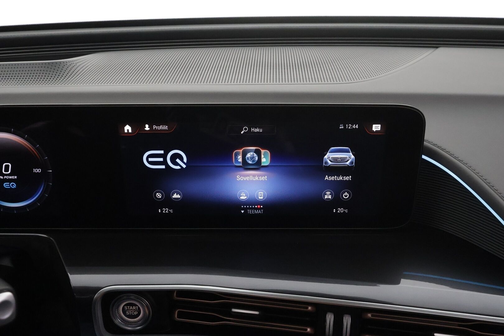 Mercedes-Benz EQC 2023 400 4MATIC Business AMG * Distronic+ / HUD / 360° / Muistipenkit / Multibeam / Midline / Lasikattoluukku / Widescreen * - Kahdet renkaat aluvanteilla