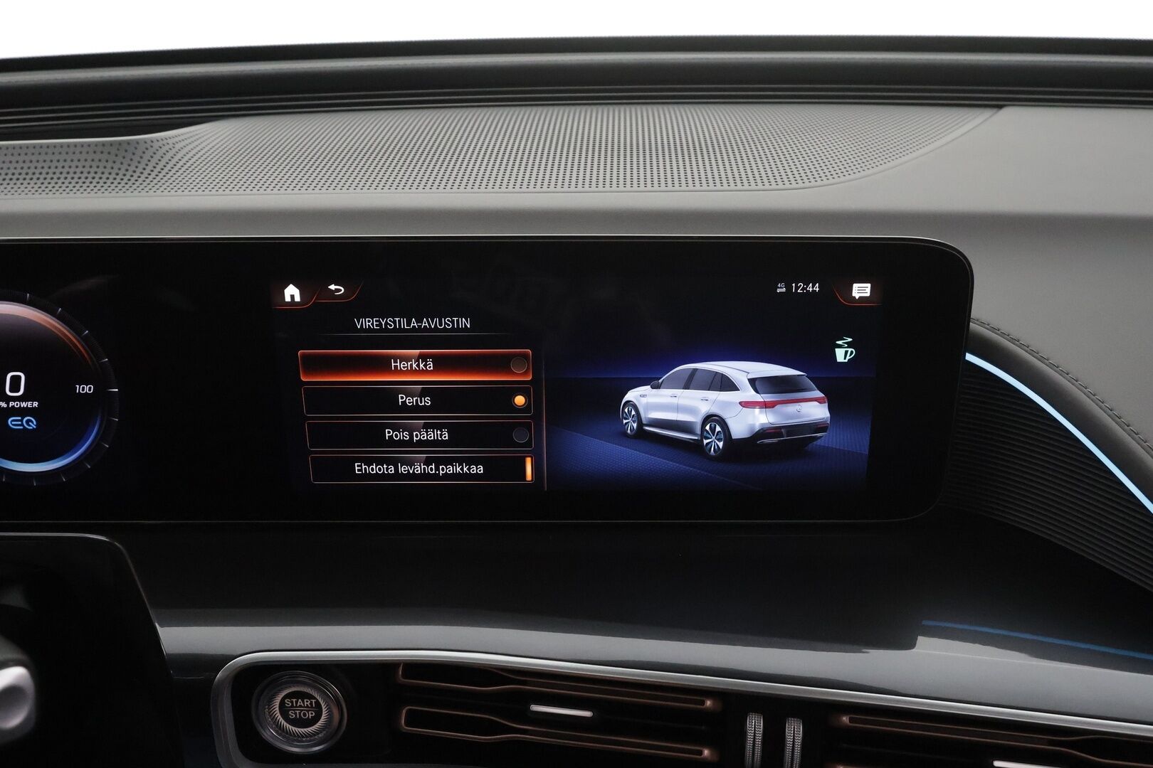 Mercedes-Benz EQC 2023 400 4MATIC Business AMG * Distronic+ / HUD / 360° / Muistipenkit / Multibeam / Midline / Lasikattoluukku / Widescreen * - Kahdet renkaat aluvanteilla