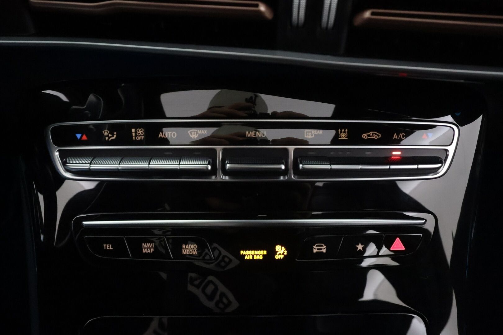 Mercedes-Benz EQC 2023 400 4MATIC Business AMG * Distronic+ / HUD / 360° / Muistipenkit / Multibeam / Midline / Lasikattoluukku / Widescreen * - Kahdet renkaat aluvanteilla