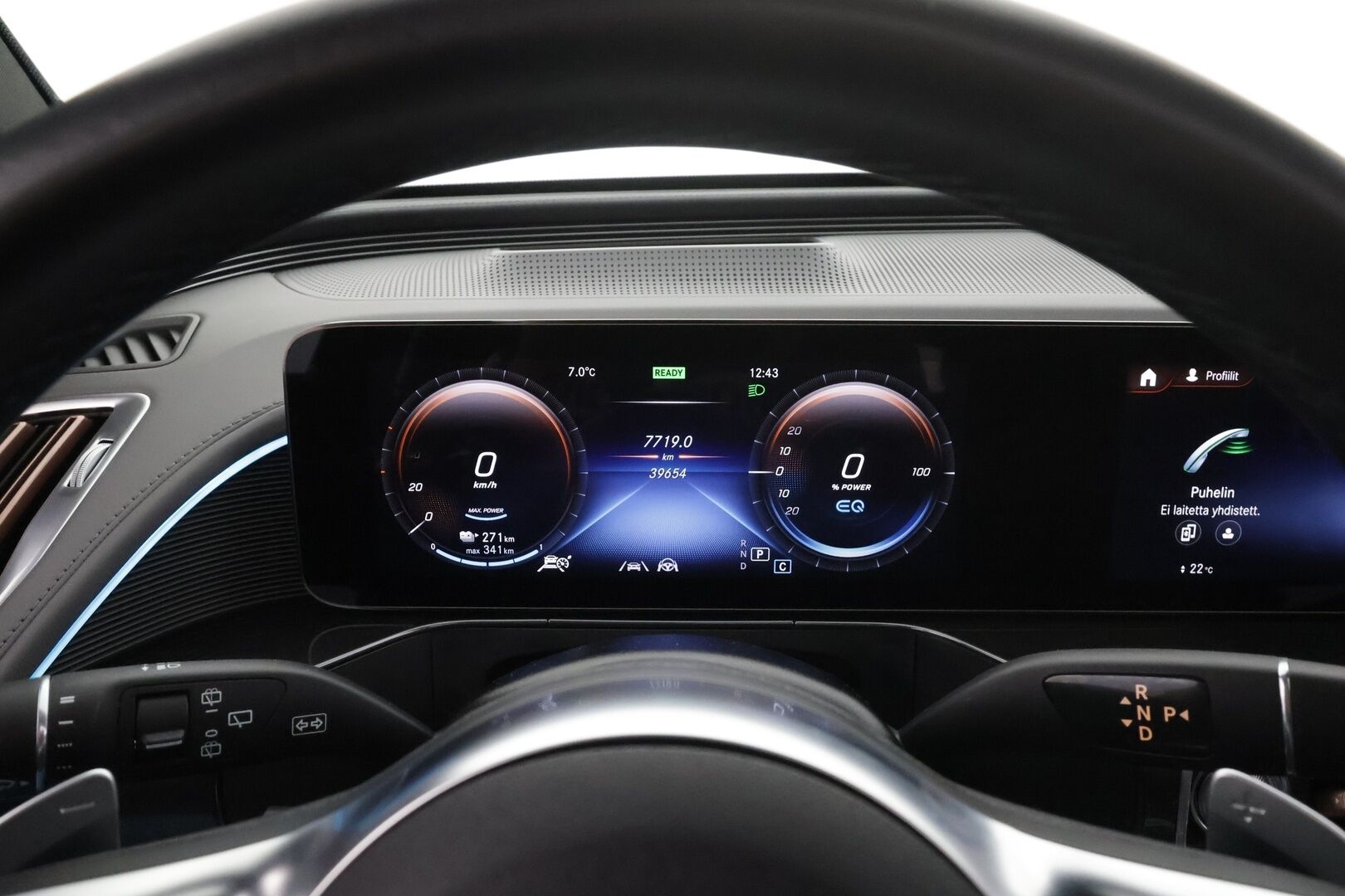 Mercedes-Benz EQC 2023 400 4MATIC Business AMG * Distronic+ / HUD / 360° / Muistipenkit / Multibeam / Midline / Lasikattoluukku / Widescreen * - Kahdet renkaat aluvanteilla