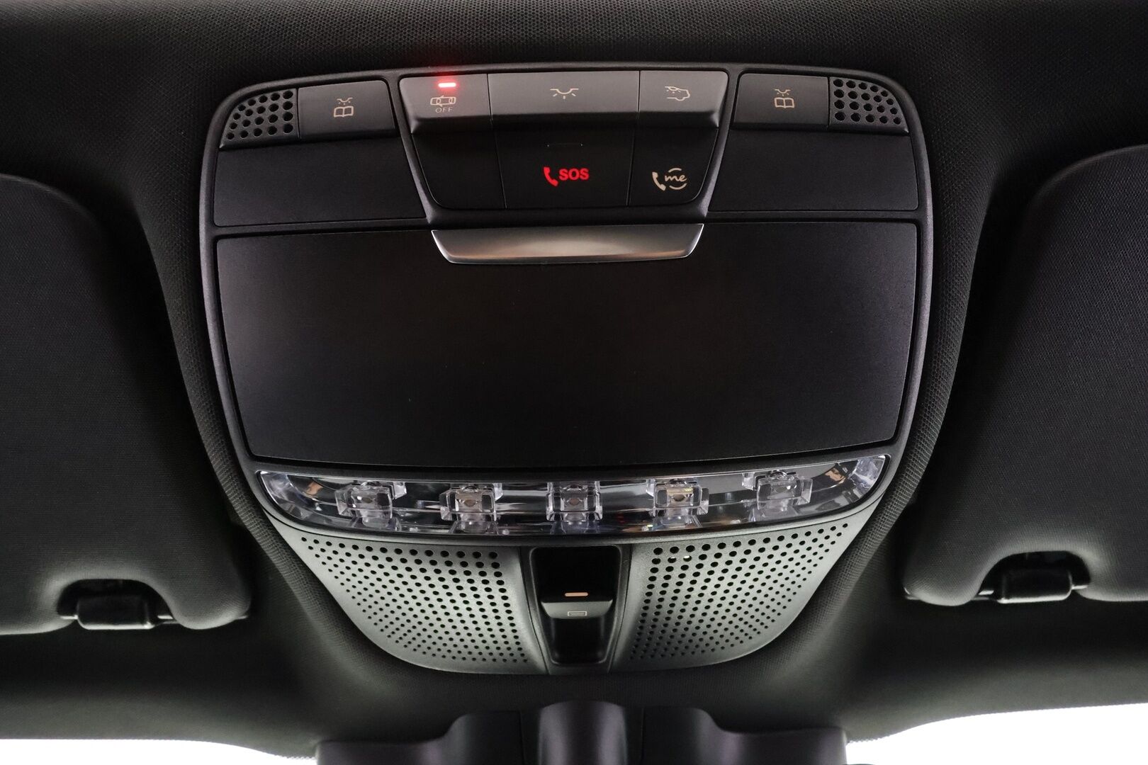 Mercedes-Benz EQC 2023 400 4MATIC Business AMG * Distronic+ / HUD / 360° / Muistipenkit / Multibeam / Midline / Lasikattoluukku / Widescreen * - Kahdet renkaat aluvanteilla