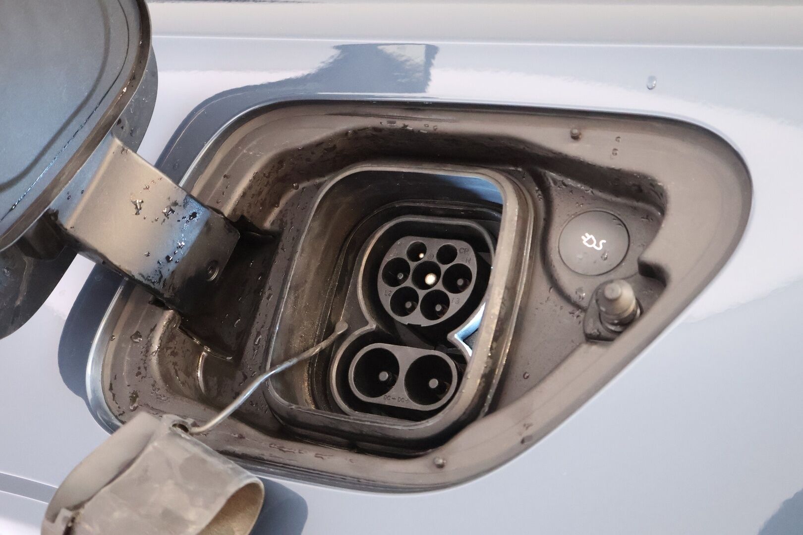 Polestar 2 2023 Long Range Dual Motor Performance, 350kW, 78kWh - 3,99 % KORKOTARJOUS TÄHÄN AUTOON - Lämpöpumppu / Pilot&Plus / Harman&Kardon / Lasikatto / Vetokoukku / 360-Kamera / Pixel-Led / Juuri saapunut Tampereelle!