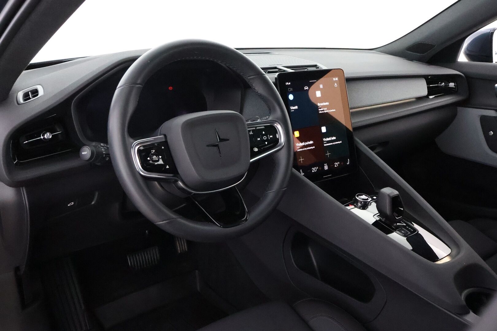 Polestar 2 2023 Long Range Dual Motor Performance, 350kW, 78kWh - 3,99 % KORKOTARJOUS TÄHÄN AUTOON - Lämpöpumppu / Pilot&Plus / Harman&Kardon / Lasikatto / Vetokoukku / 360-Kamera / Pixel-Led / Juuri saapunut Tampereelle!