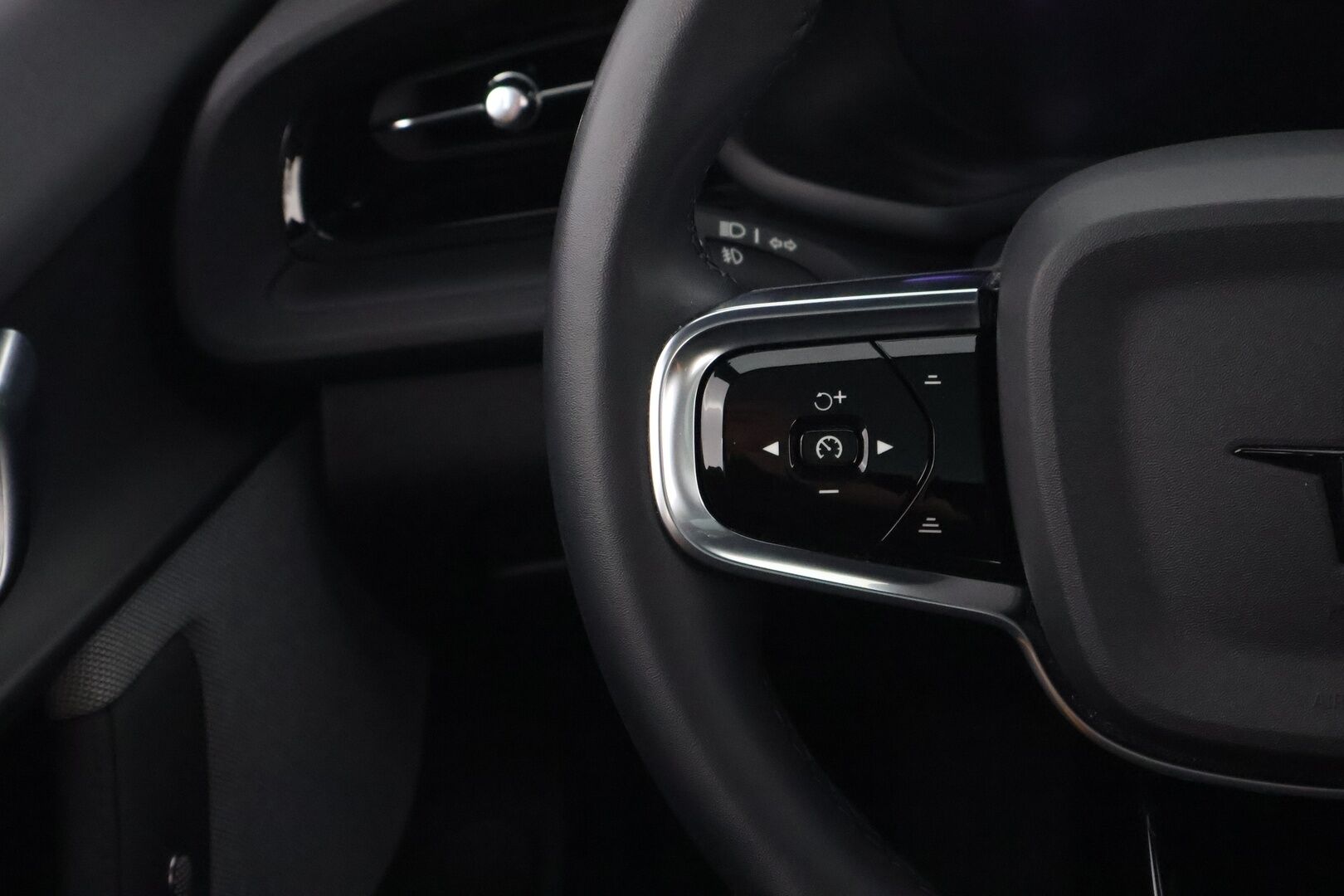 Polestar 2 2023 Long Range Dual Motor Performance, 350kW, 78kWh - 3,99 % KORKOTARJOUS TÄHÄN AUTOON - Lämpöpumppu / Pilot&Plus / Harman&Kardon / Lasikatto / Vetokoukku / 360-Kamera / Pixel-Led / Juuri saapunut Tampereelle!