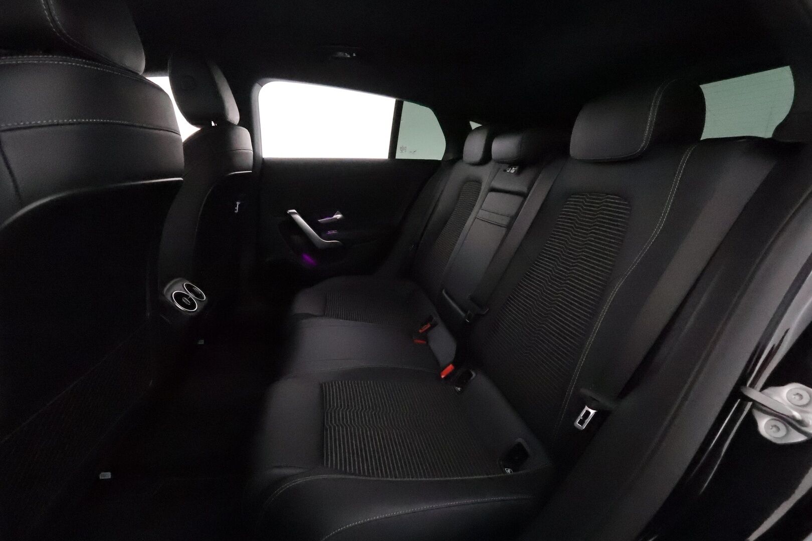 Mercedes-Benz CLA 2021 250 e A Shooting Brake Business *Vakkari / P.kamera / Widescreen / Sporttipenkit / KeylessGo / LED / Navi* - Akku kuntotarkastettu / Kahdet renkaat aluvanteilla / Merkkihuollettu