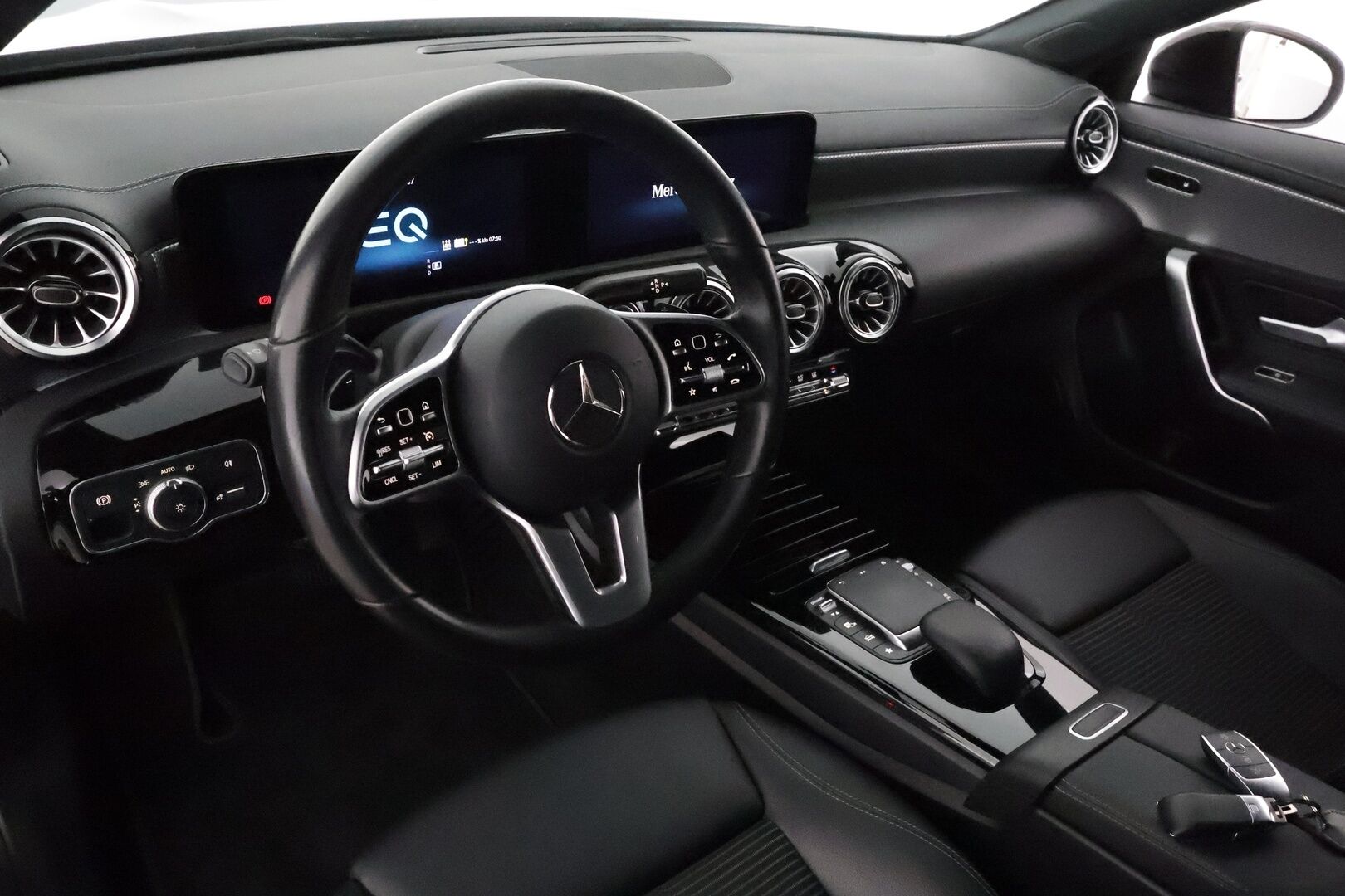 Mercedes-Benz CLA 2021 250 e A Shooting Brake Business *Vakkari / P.kamera / Widescreen / Sporttipenkit / KeylessGo / LED / Navi* - Akku kuntotarkastettu / Kahdet renkaat aluvanteilla / Merkkihuollettu