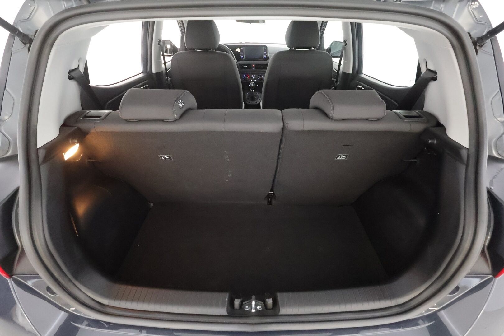 Hyundai i10 2025 1.0 MPi 63 hv 5MT Comfort MY25 - | Vakkari | P.Kamera | Navi | Digimittari | Ratinlämmitin | Apple&Android | 2x Renkaat | Tehdastakuu | Suomi-auto | Merkkihuollettu |