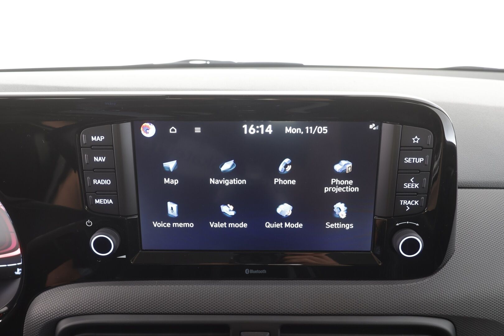 Hyundai i10 2025 1.0 MPi 63 hv 5MT Comfort MY25 - | Vakkari | P.Kamera | Navi | Digimittari | Ratinlämmitin | Apple&Android | 2x Renkaat | Tehdastakuu | Suomi-auto | Merkkihuollettu |