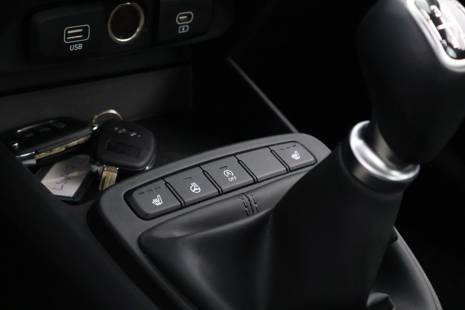 Hyundai i10 2025 1.0 MPi 63 hv 5MT Comfort MY25 * 1OM Suomiauto / Vakkari / Peruutuskamera / Digimittari / Ratinlämmitys - Erittäin siisti / Vaihtoehto uudelle / Juuri tullut Tampereelle!