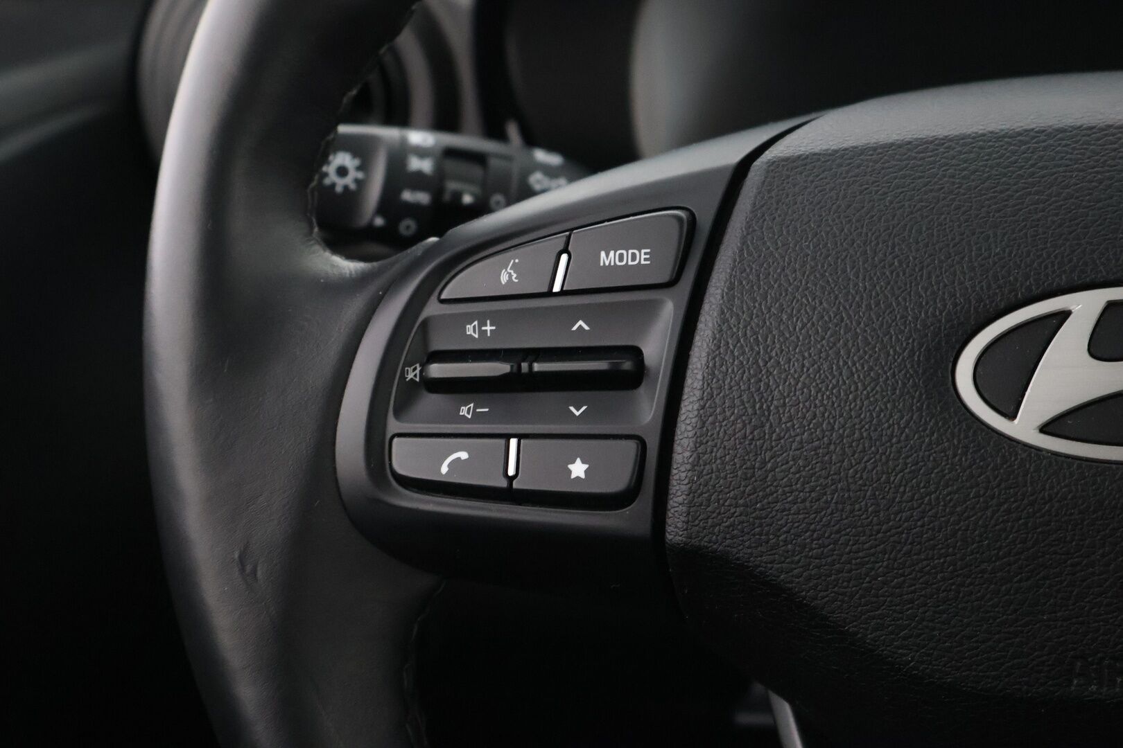 Hyundai i10 2025 1.0 MPi 63 hv 5MT Comfort MY25 * 1OM Suomiauto / Vakkari / Peruutuskamera / Digimittari / Ratinlämmitys - Erittäin siisti / Vaihtoehto uudelle / Juuri tullut Tampereelle!