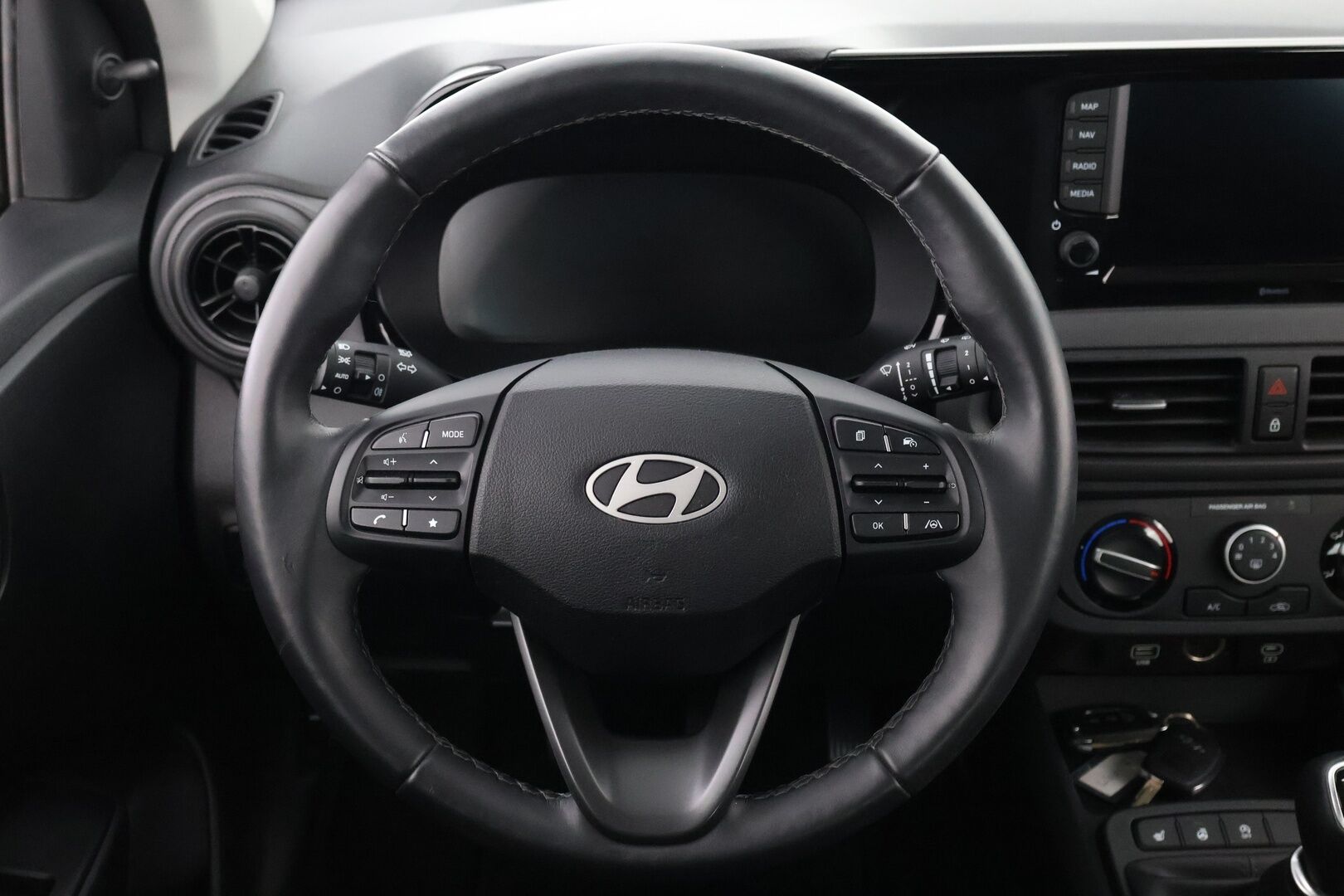 Hyundai i10 2025 1.0 MPi 63 hv 5MT Comfort MY25 * 1OM Suomiauto / Vakkari / Peruutuskamera / Digimittari / Ratinlämmitys - Erittäin siisti / Vaihtoehto uudelle / Juuri tullut Tampereelle!