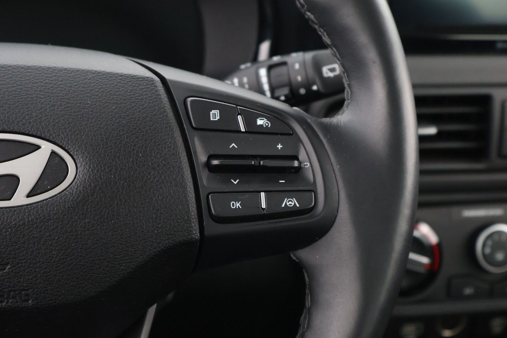 Hyundai i10 2025 1.0 MPi 63 hv 5MT Comfort MY25 * 1OM Suomiauto / Vakkari / Peruutuskamera / Digimittari / Ratinlämmitys - Erittäin siisti / Vaihtoehto uudelle / Juuri tullut Tampereelle!