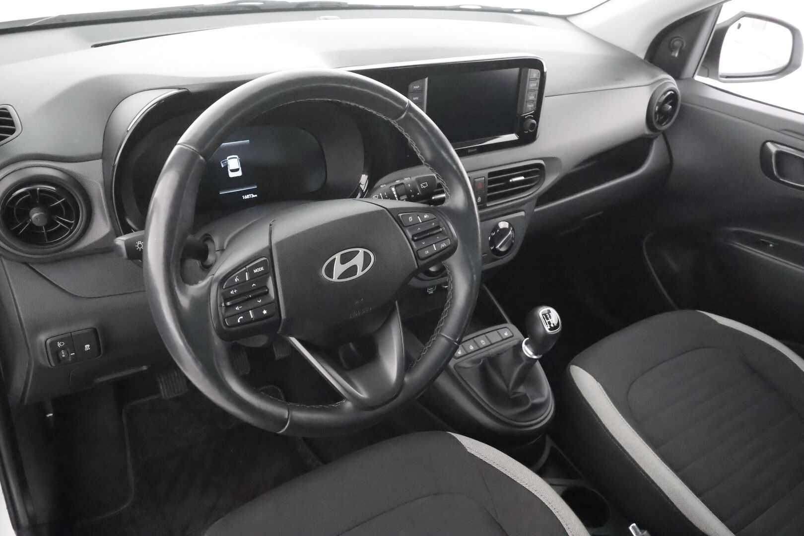 Hyundai i10 2025 1.0 MPi 63 hv 5MT Comfort MY25 - | Vakkari | P.Kamera | Navi | Digimittari | Apple&Android | Suomi-Auto | Kahdet Renkaat |
