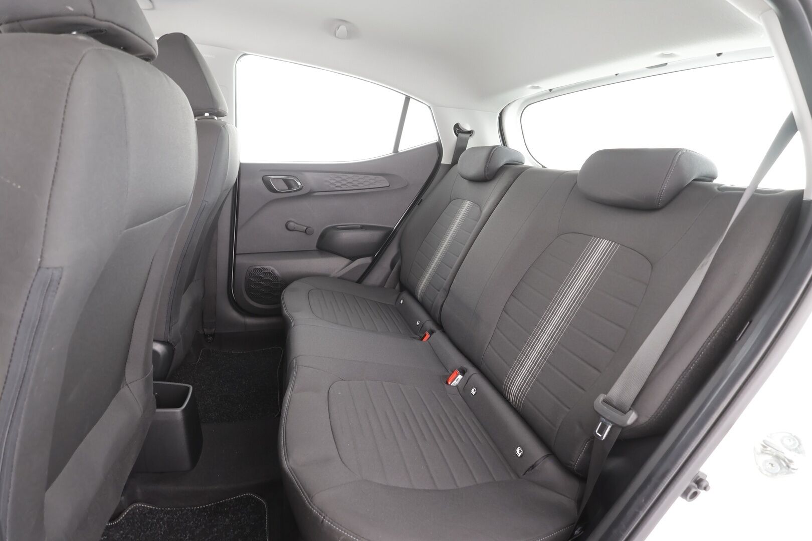 Hyundai i10 2025 1.0 MPi 63 hv 5MT Comfort MY25 - | Vakkari | P.Kamera | Navi | Digimittari | Apple&Android | Suomi-Auto | Kahdet Renkaat |