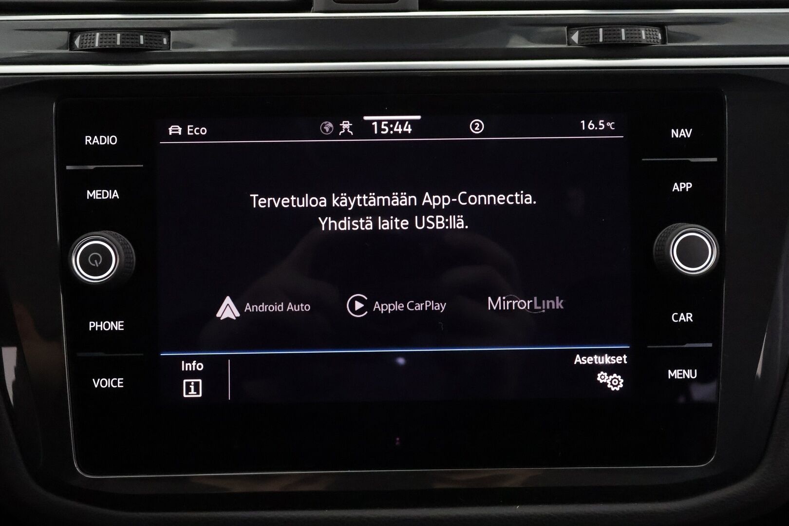 Volkswagen Tiguan 2022 Style Business eHybrid 180 kW DSG-automaatti - | ACC | Koukku | P. Kamera | IQ Light | ErgoActive | Keyless | Digimittaristo | Lane Assist | Side Assist | 2x renkaat aluin | Merkkihuollot |
