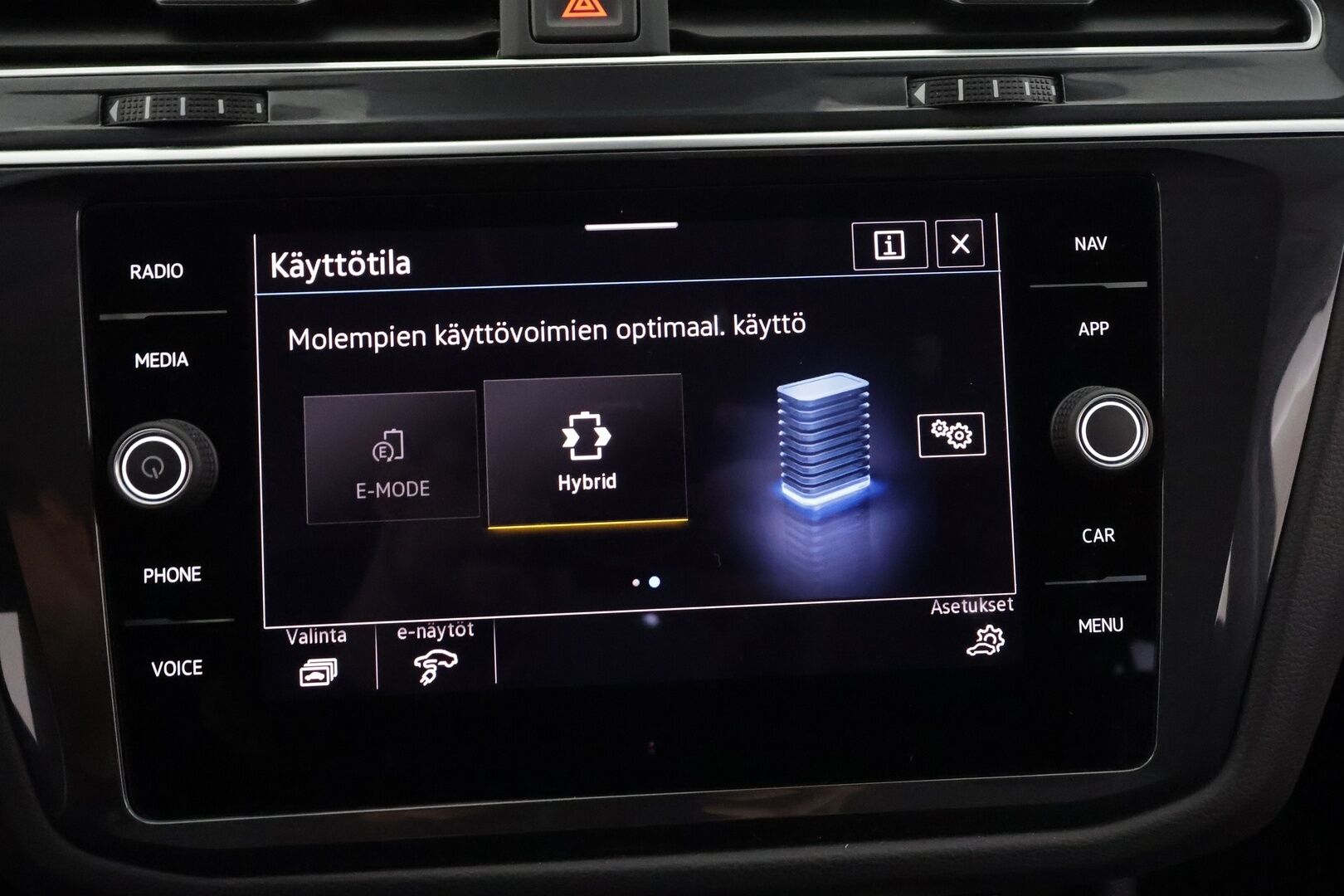 Volkswagen Tiguan 2022 Style Business eHybrid 180 kW DSG-automaatti - | ACC | Koukku | P. Kamera | IQ Light | ErgoActive | Keyless | Digimittaristo | Lane Assist | Side Assist | 2x renkaat aluin | Merkkihuollot |