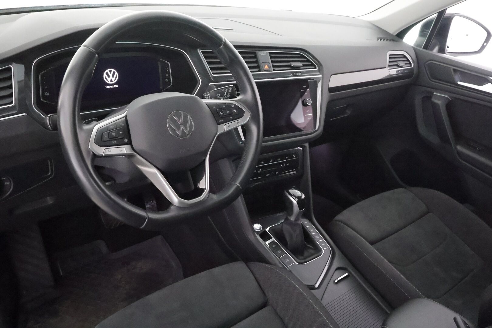 Volkswagen Tiguan 2022 Style Business eHybrid 180 kW DSG-automaatti - | ACC | Koukku | P. Kamera | IQ Light | ErgoActive | Keyless | Digimittaristo | Lane Assist | Side Assist | 2x renkaat aluin | Merkkihuollot |