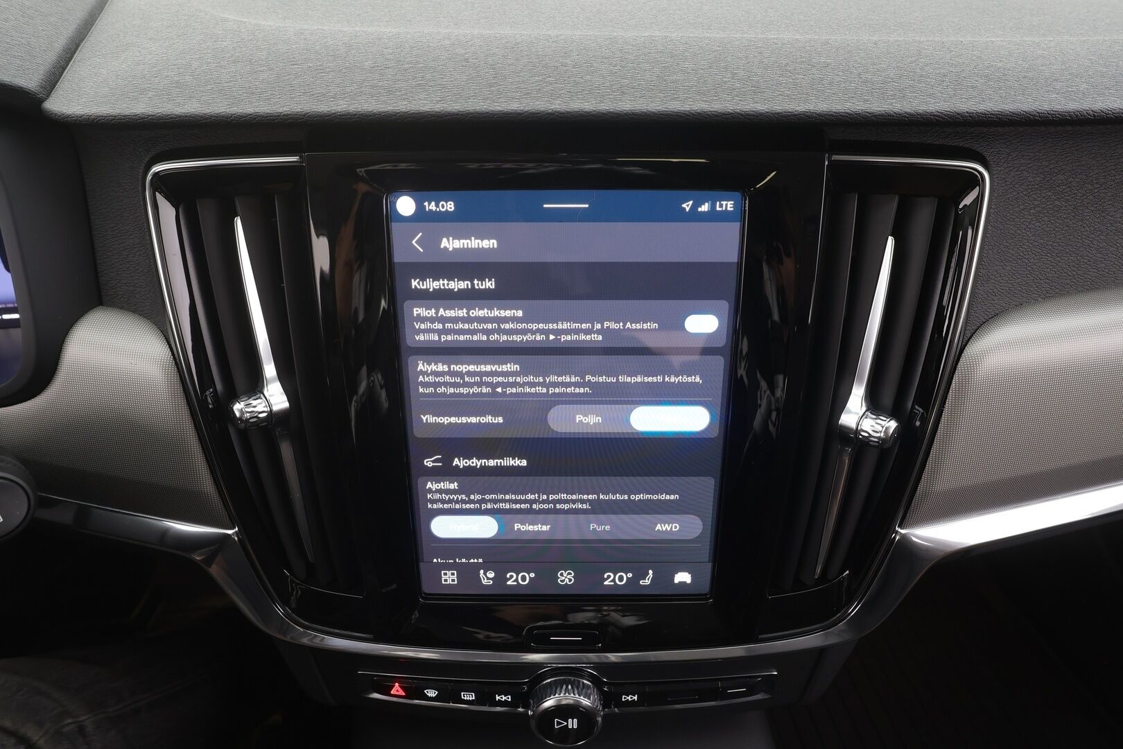 Volvo V90 2025 T8 AWD Long Range High Performance Plus Dark aut - | Pilot assist | Koukku | Muistipenkit | H/K | Full-LED | P.kamera | Sporttinahat | Ratinlämmitys | Keyless | Apple&Android | 1.Om Suomi-auto | Kahdet Renkaat | Merkkihuollettu |
