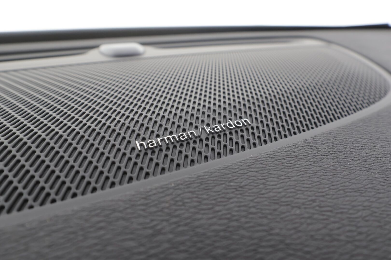 Volvo V90 2025 T8 AWD Long Range High Performance Plus Dark aut - | Pilot assist | Koukku | Muistipenkit | H/K | Full-LED | P.kamera | Sporttinahat | Ratinlämmitys | Keyless | Apple&Android | 1.Om Suomi-auto | Kahdet Renkaat | Merkkihuollettu |