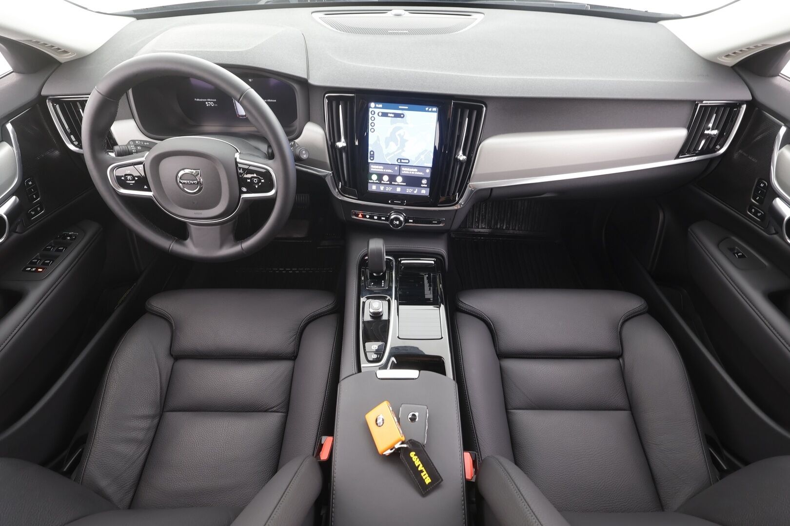 Volvo V90 2025 T8 AWD Long Range High Performance Plus Dark aut - | Pilot assist | Koukku | Muistipenkit | H/K | Full-LED | P.kamera | Sporttinahat | Ratinlämmitys | Keyless | Apple&Android | 1.Om Suomi-auto | Kahdet Renkaat | Merkkihuollettu |