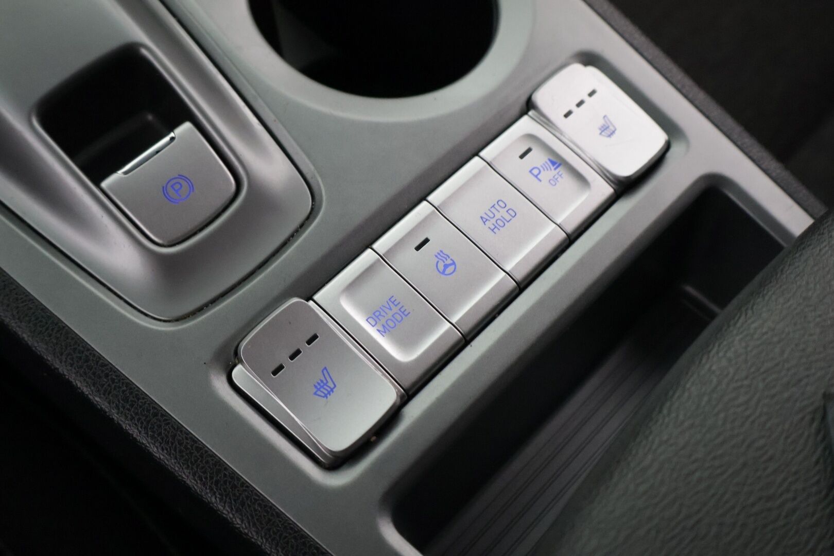 Hyundai KONA 2020 electric 64 kWh 204 hv Style - P-Kamera | Tutkat | Digimittaristo | KRELL | LED | Ratinlämmitin | Navi