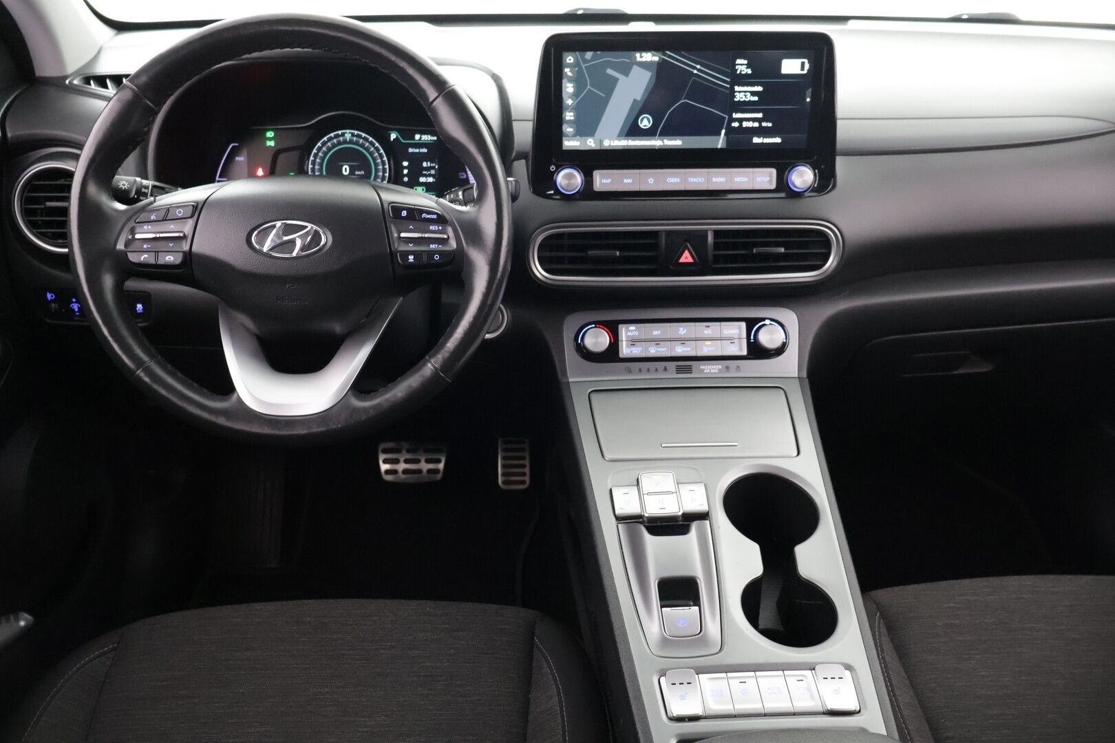 Hyundai KONA 2020 electric 64 kWh 204 hv Style - P-Kamera | Tutkat | Digimittaristo | KRELL | LED | Ratinlämmitin | Navi