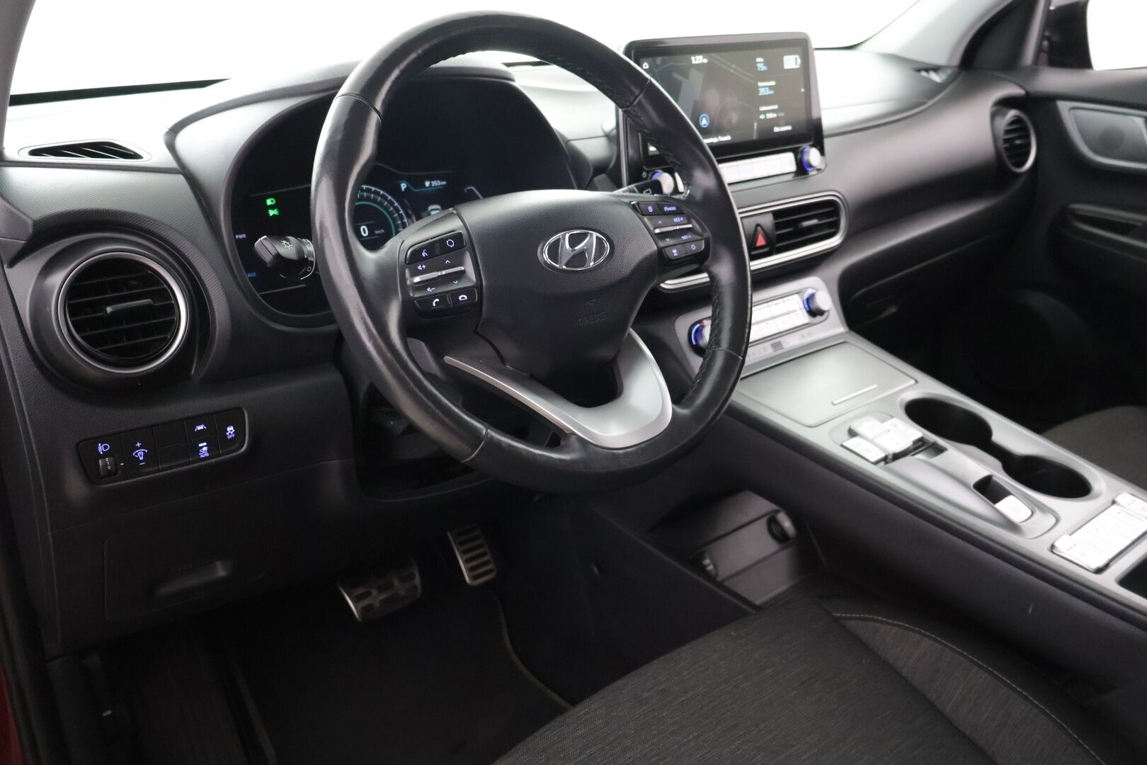 Hyundai KONA 2020 electric 64 kWh 204 hv Style - P-Kamera | Tutkat | Digimittaristo | KRELL | LED | Ratinlämmitin | Navi