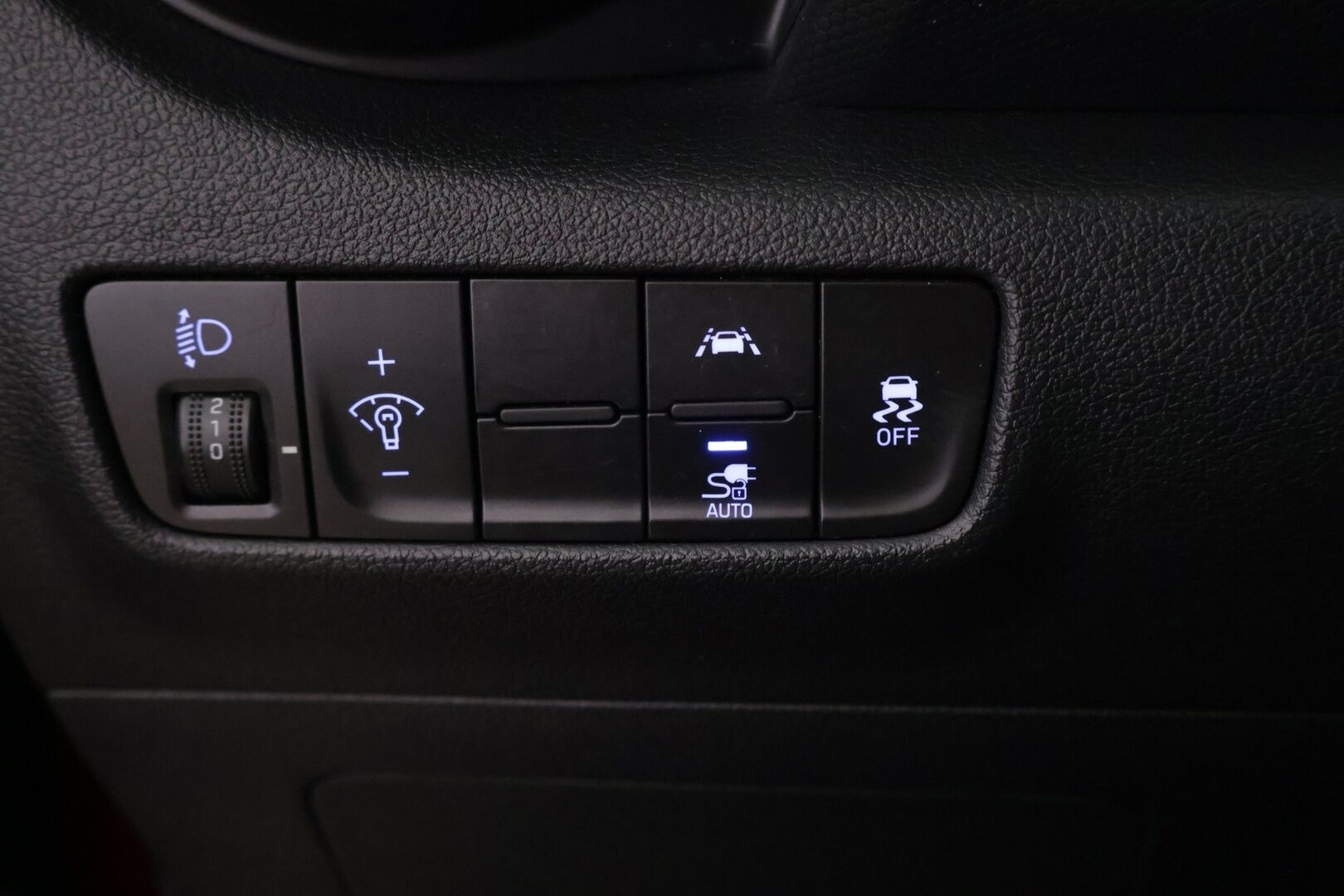 Hyundai KONA 2020 electric 64 kWh 204 hv Style - P-Kamera | Tutkat | Digimittaristo | KRELL | LED | Ratinlämmitin | Navi