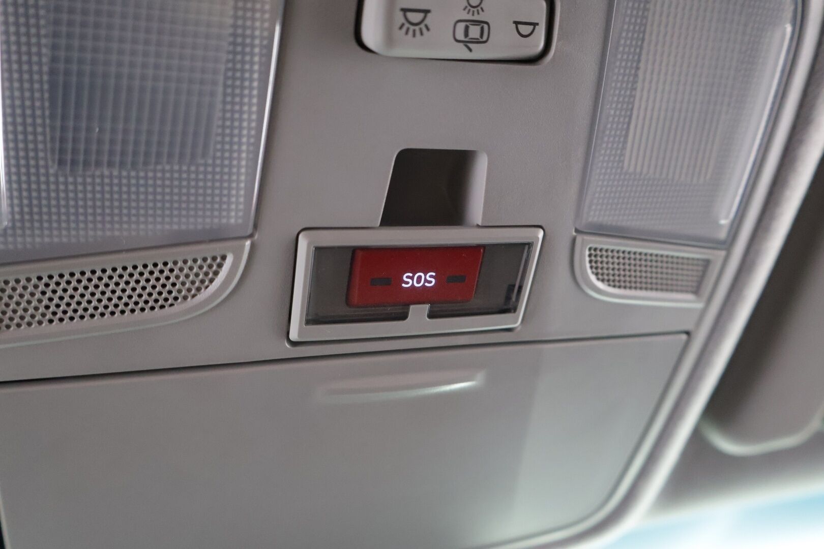 Hyundai KONA 2020 electric 64 kWh 204 hv Style - P-Kamera | Tutkat | Digimittaristo | KRELL | LED | Ratinlämmitin | Navi