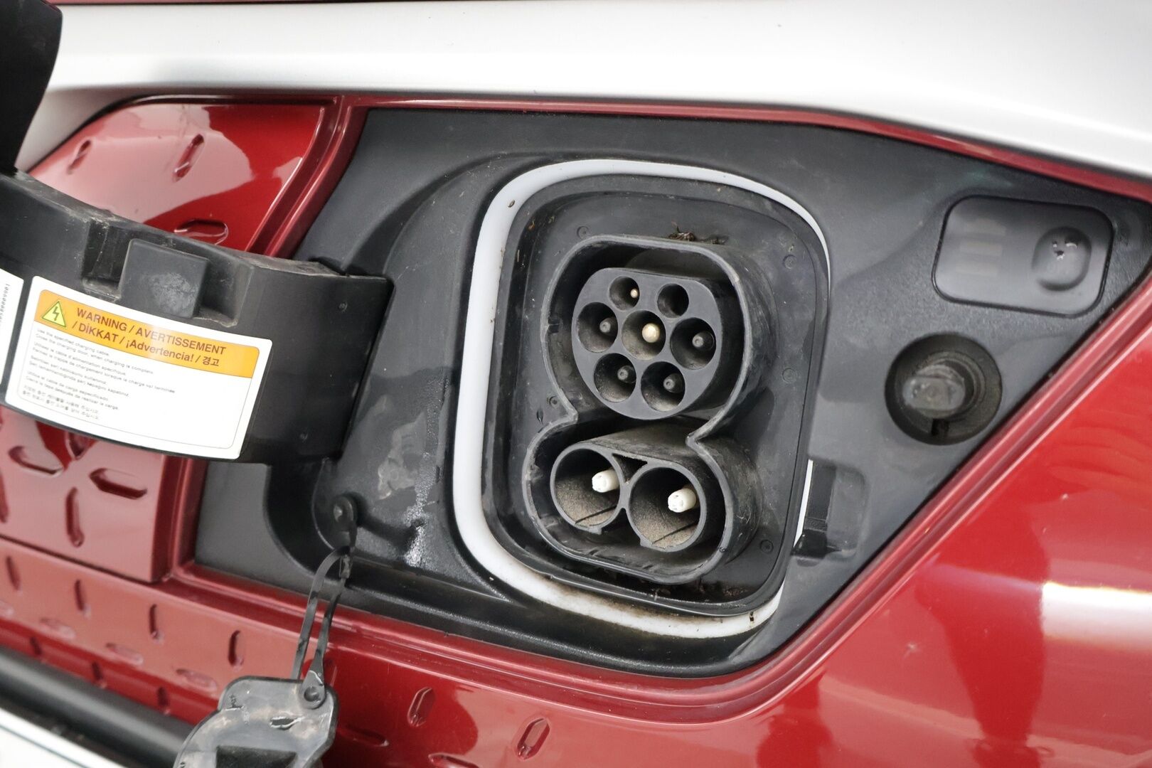Hyundai KONA 2020 electric 64 kWh 204 hv Style - P-Kamera | Tutkat | Digimittaristo | KRELL | LED | Ratinlämmitin | Navi