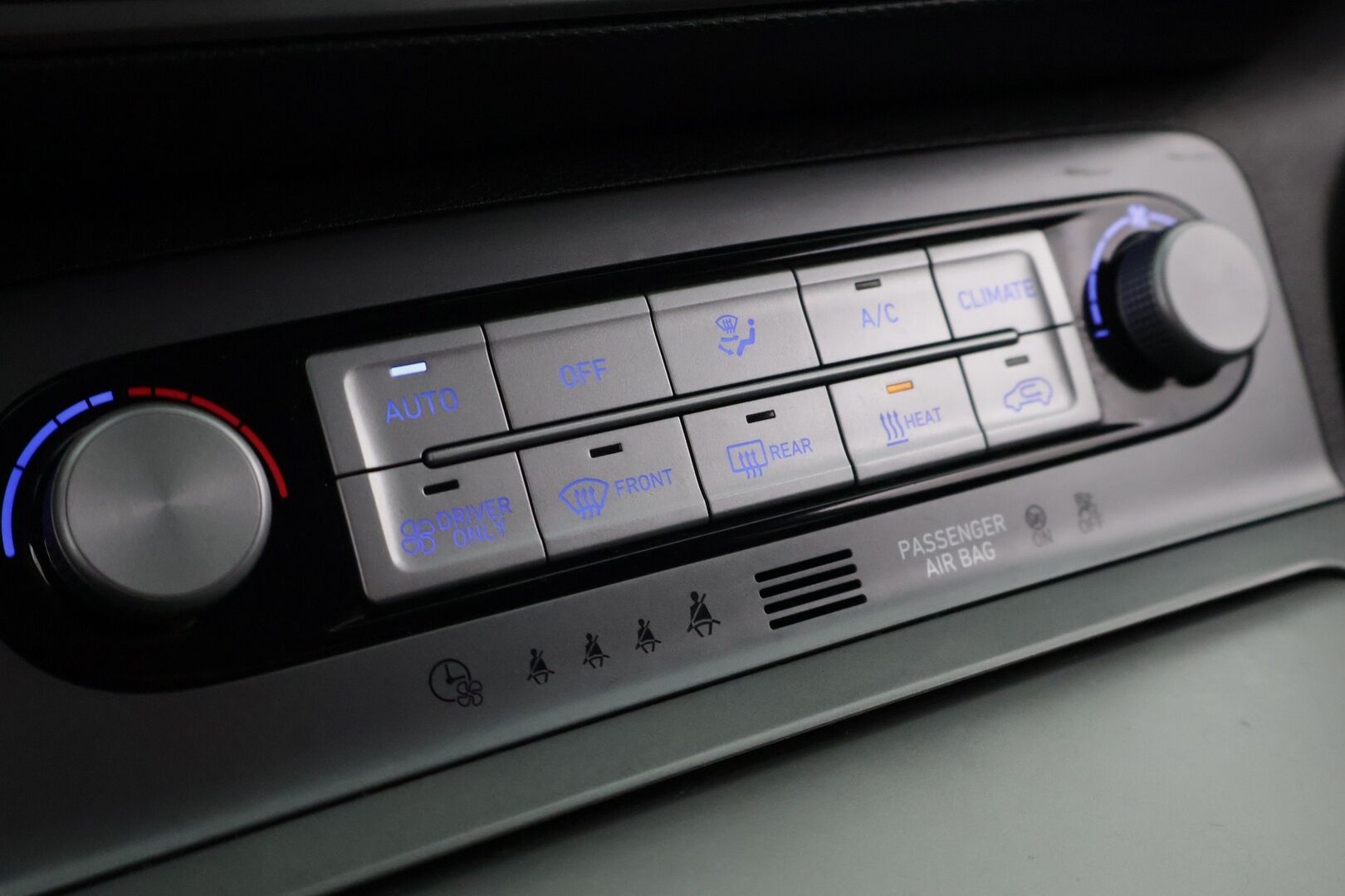 Hyundai KONA 2020 electric 64 kWh 204 hv Style - P-Kamera | Tutkat | Digimittaristo | KRELL | LED | Ratinlämmitin | Navi