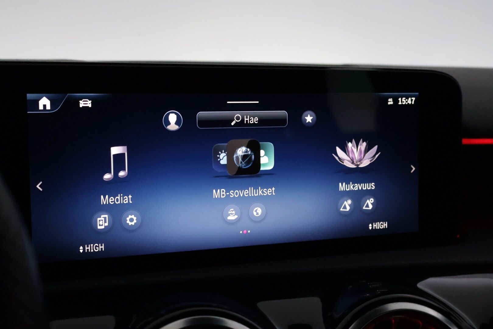 MERCEDES-BENZ A 2023 250e AMG Line * Facelift / Widescreen / KeylessGo / Peruutuskamera / Ratinlämmitin * - Huippu Nokian nastarenkaat! / Juuri huollettu - HULLUT BLACKWEEK JATKOT - KORKOTARJOUS 2,49%