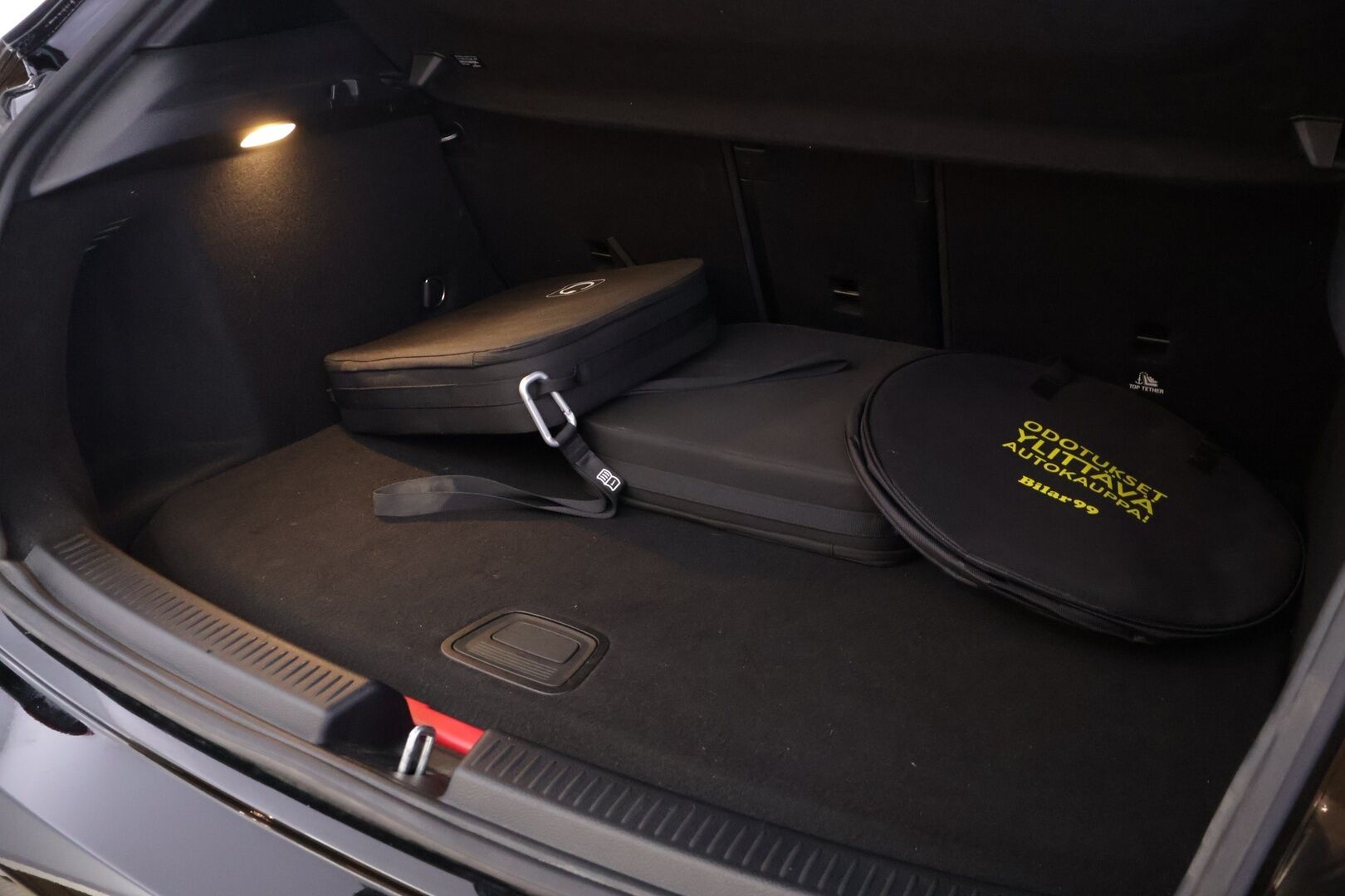 MERCEDES-BENZ A 2023 250e AMG Line * Facelift / Widescreen / KeylessGo / Peruutuskamera / Ratinlämmitin * - Huippu Nokian nastarenkaat! / Juuri huollettu - HULLUT BLACKWEEK JATKOT - KORKOTARJOUS 2,49%