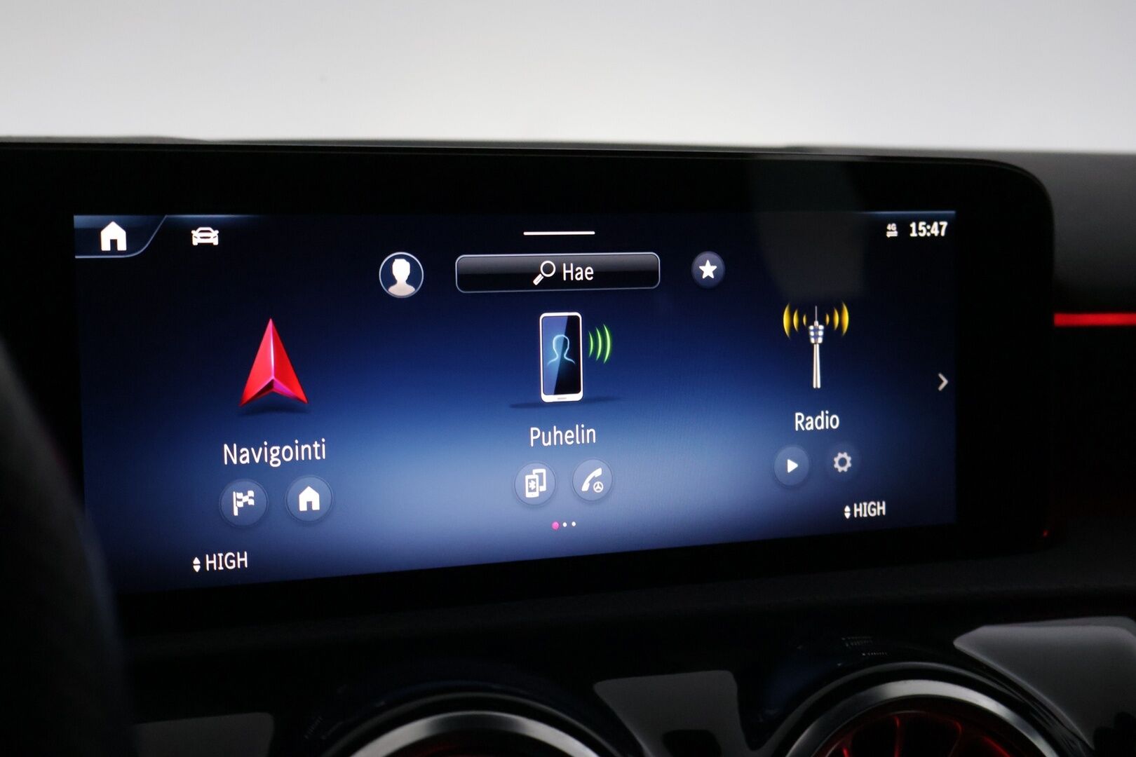 MERCEDES-BENZ A 2023 250e AMG Line * Facelift / Widescreen / KeylessGo / Peruutuskamera / Ratinlämmitin * - Huippu Nokian nastarenkaat! / Juuri huollettu - HULLUT BLACKWEEK JATKOT - KORKOTARJOUS 2,49%