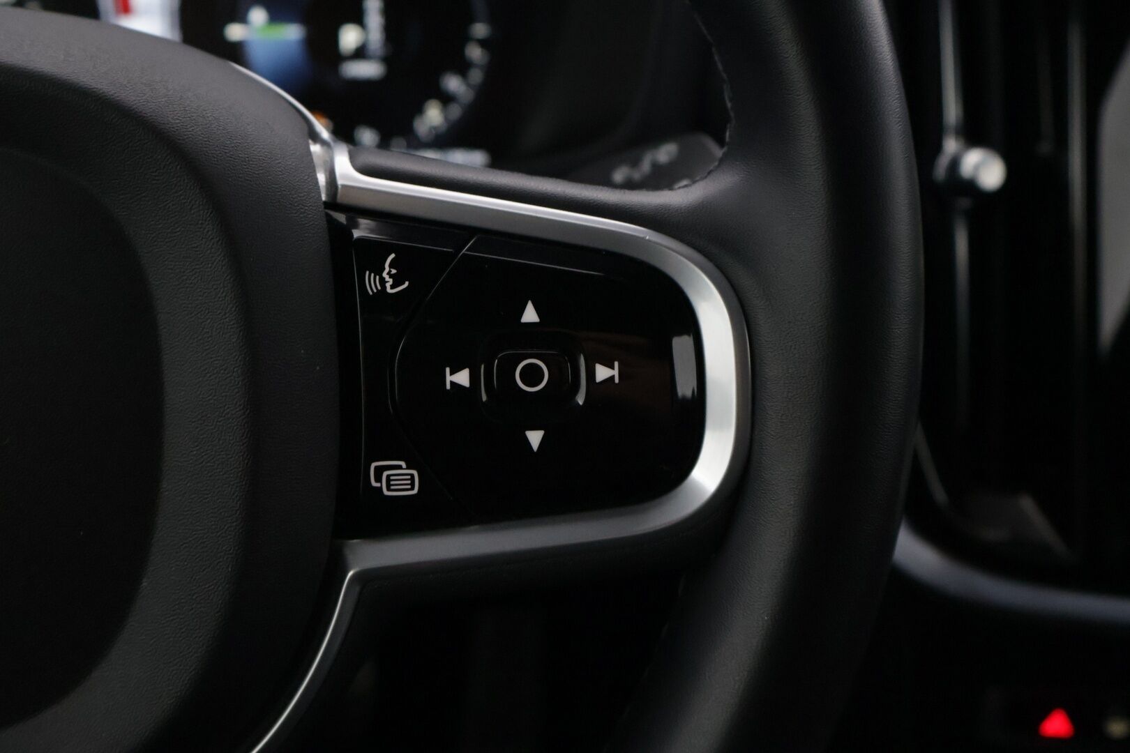 Volvo V60 2022 T6 TwE AWD R-Design Edition aut *ACC/ VOC / S.koukku / P.kamera / Nahkasisusta* - Kaksin Bridgestone renkain! / Hiljattain huollettu! / Uusi tuulilasi!