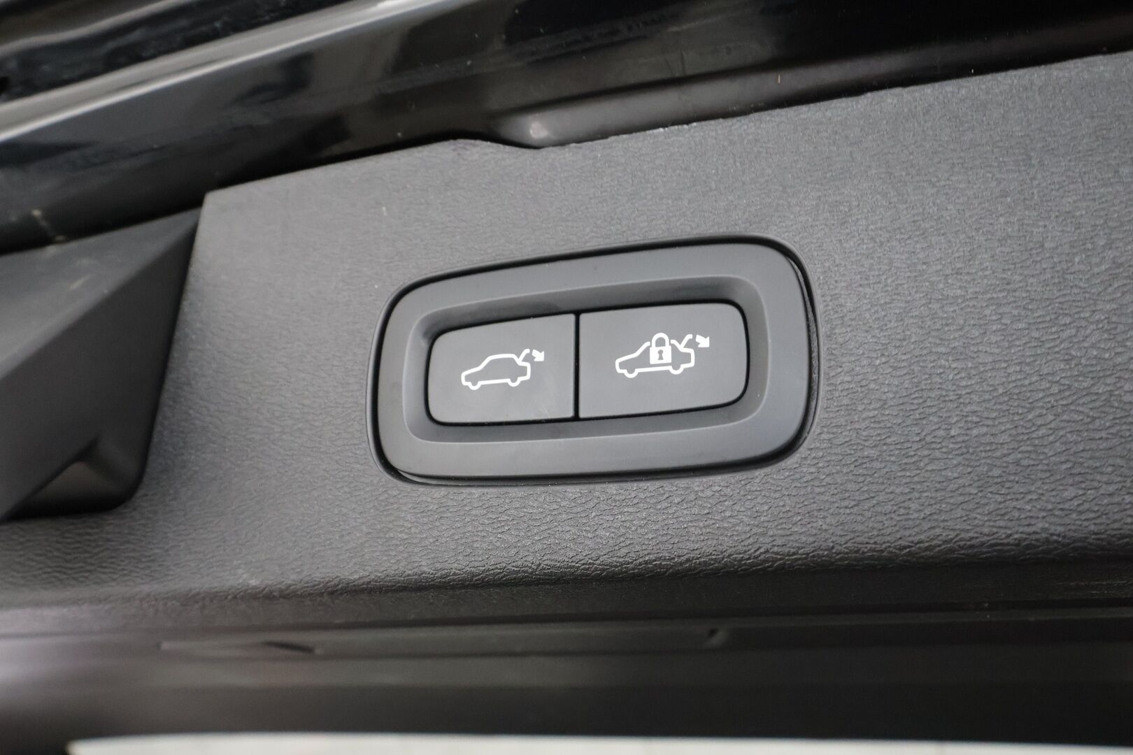 Volvo V60 2022 T6 AWD Long Range Inscription Expression Edition aut - | Koukku | ACC | 360 | LED | Navi | Kaistavahti | Keyless | Digimittaristo | 2x Latauskaapelit | Kahdet renkaat |