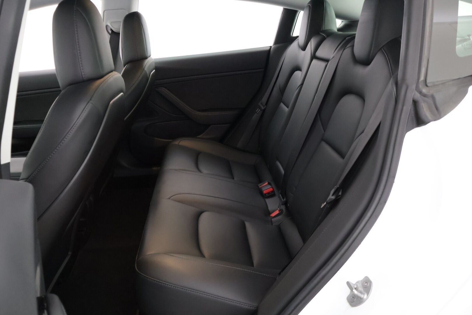 TESLA MODEL 3 2019 Standard Range Plus / Autopilot / Premium Audio / Musta Nahkasisusta / Lasikatto / Peruutuskamera /