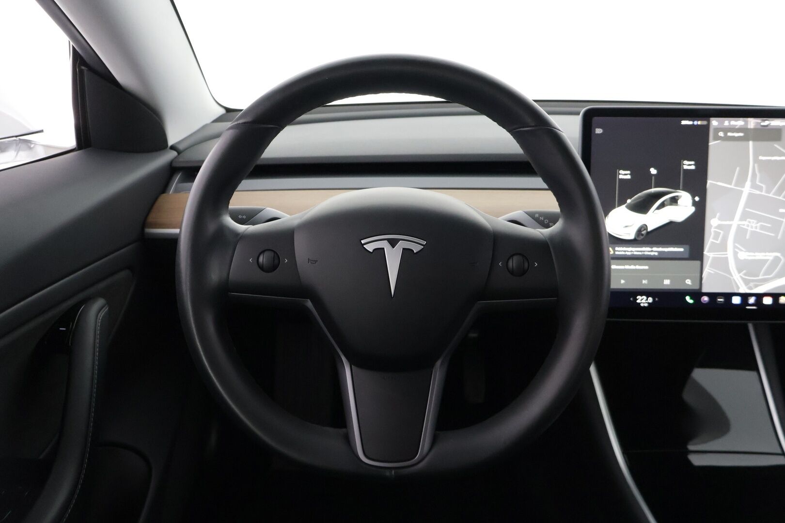 TESLA MODEL 3 2019 Standard Range Plus / Autopilot / Premium Audio / Musta Nahkasisusta / Lasikatto / Peruutuskamera /