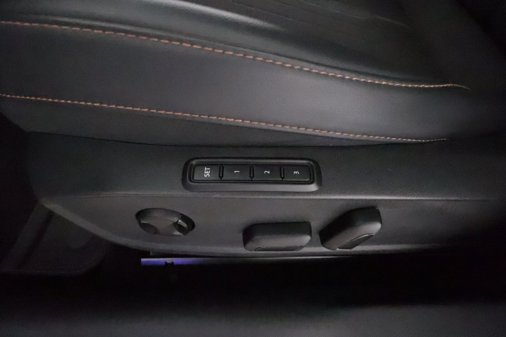 Cupra Formentor 2022 VZ 1.4 PHEV 180 kW e-HYBRID DSG **Adapt.Vakkari / LED-valot / P.Kamera / Sporttipenkki Muistilla / Navi / Kaistavahti** - 2x Latauskaapelit / Kahdet Renkaat