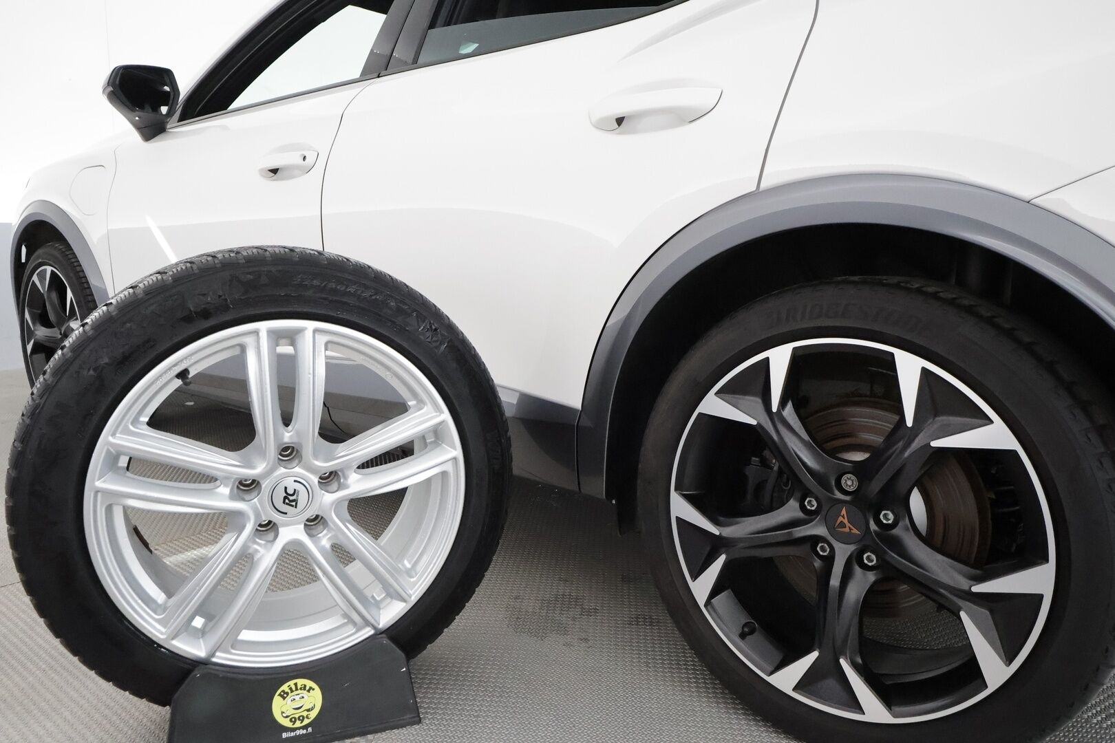 Cupra Formentor 2022 VZ 1.4 PHEV 180 kW e-HYBRID DSG **Adapt.Vakkari / LED-valot / P.Kamera / Sporttipenkki Muistilla / Navi / Kaistavahti** - 2x Latauskaapelit / Kahdet Renkaat