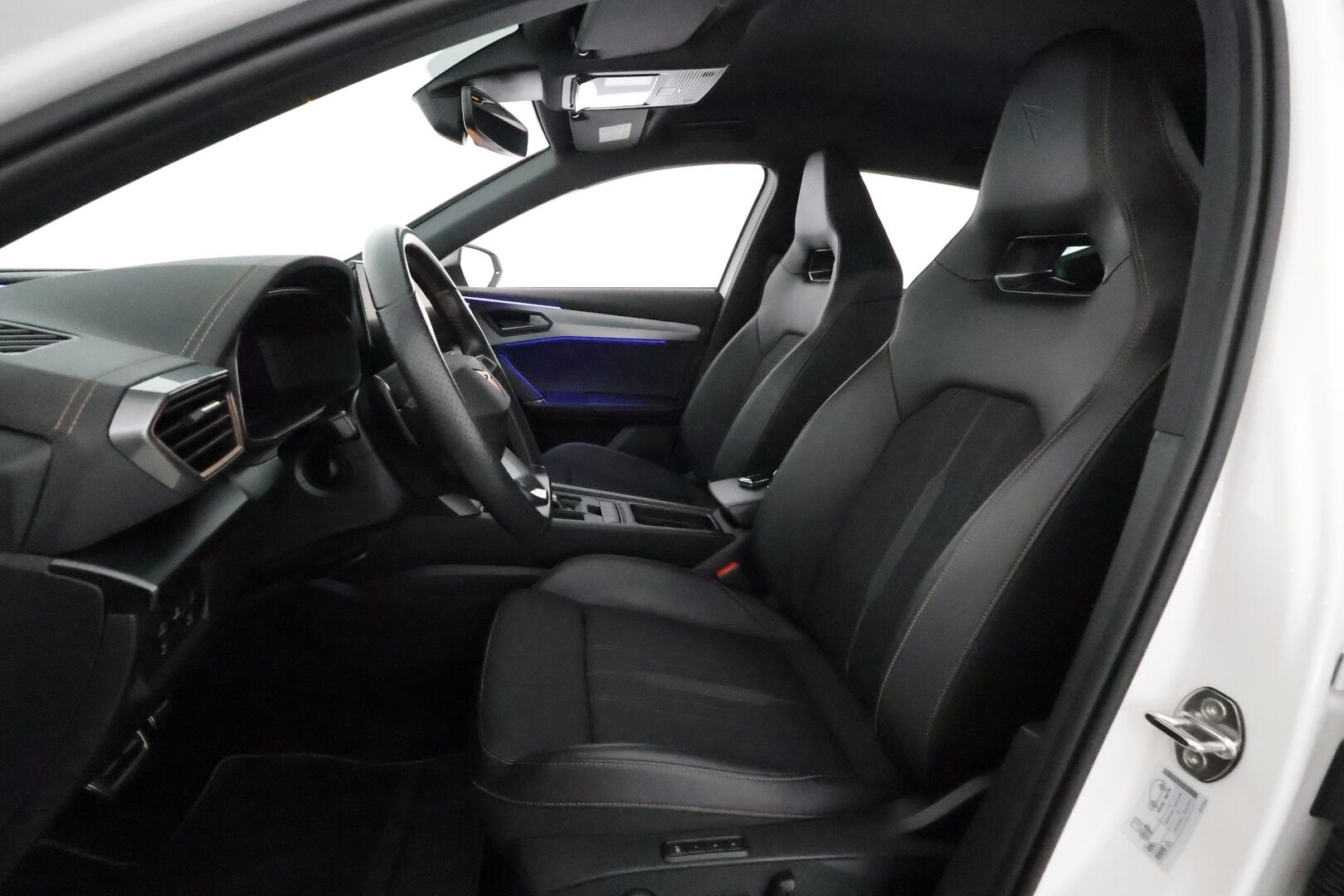 Cupra Formentor 2022 VZ 1.4 PHEV 180 kW e-HYBRID DSG **Adapt.Vakkari / LED-valot / P.Kamera / Sporttipenkki Muistilla / Navi / Kaistavahti** - 2x Latauskaapelit / Kahdet Renkaat