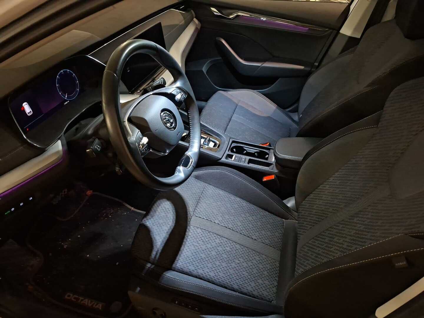 SKODA OCTAVIA 2021 Combi 1,4 TSI PHEV Style iV DSG Aut. - | HUD | Muistipenkit | Adapt.Vakkari | Digimittaristo | Navi | Keyless | Matrix-LED |