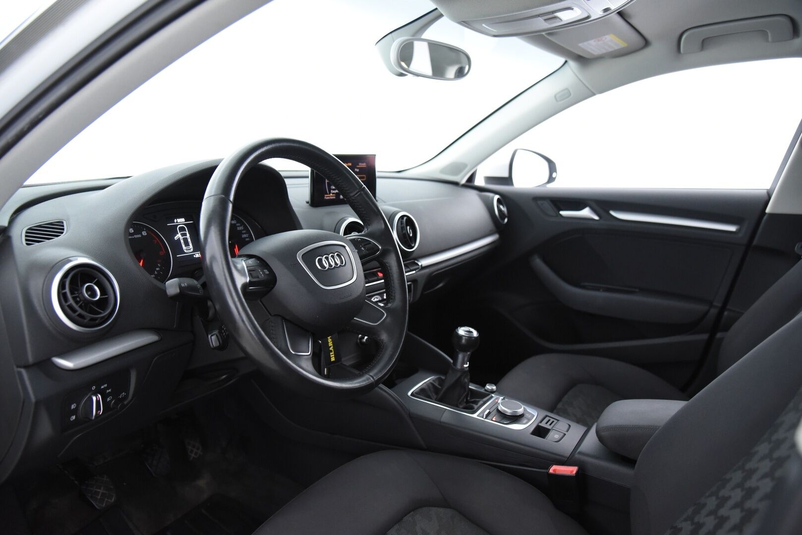 Audi A3 2013 Sportback Business 1,4 TFSI 90 kW / Suomi-auto / Vakkari / Koukku / Xenon-ajovalot - 2x renkaat / Juuri katsastettu 