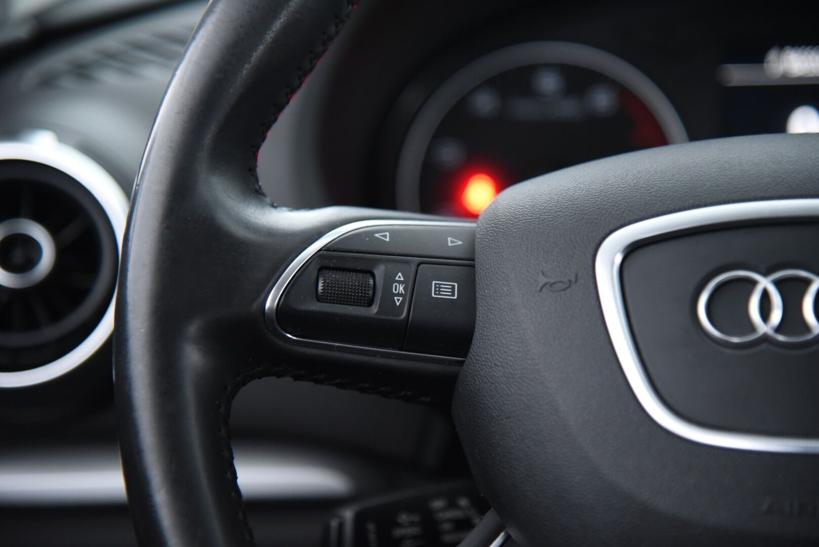 Audi A3 2013 Sportback Business 1,4 TFSI 90 kW / Suomi-auto / Vakkari / Koukku / Xenon-ajovalot - 2x renkaat / Juuri katsastettu 