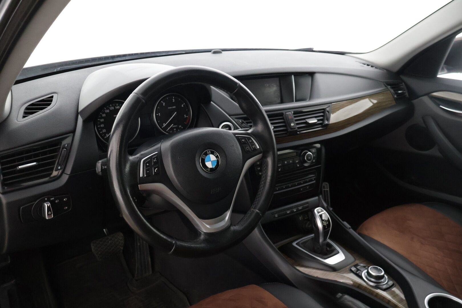 BMW X1 2013 xDrive18d TwinPower Turbo A E84 Business Automatic - * Tämä auto myydään Huutokaupat.com iän ja kilometrien vuoksi * 
