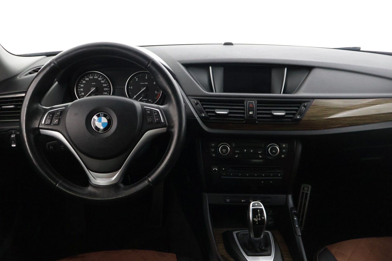 BMW X1 2013 xDrive18d TwinPower Turbo A E84 Business Automatic - * Tämä auto myydään Huutokaupat.com iän ja kilometrien vuoksi * 