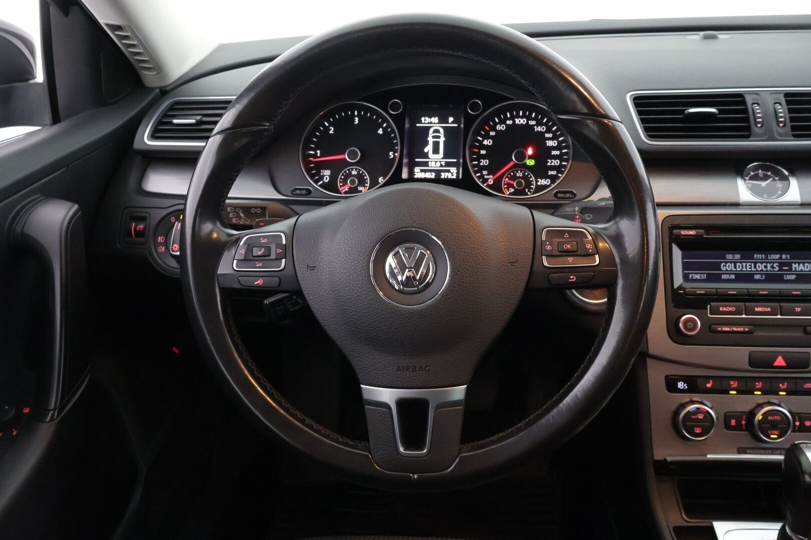 Volkswagen Passat 2013 Variant Comfortline 1,6 TDI 77 kW (105 hv) BlueMotion Technology DSG-automaatti *MYYDÄÄN HUUTOKAUPAT.COM* - *TUORE LEIMA / KOUKKU / VAKKARI / TUTKAT*